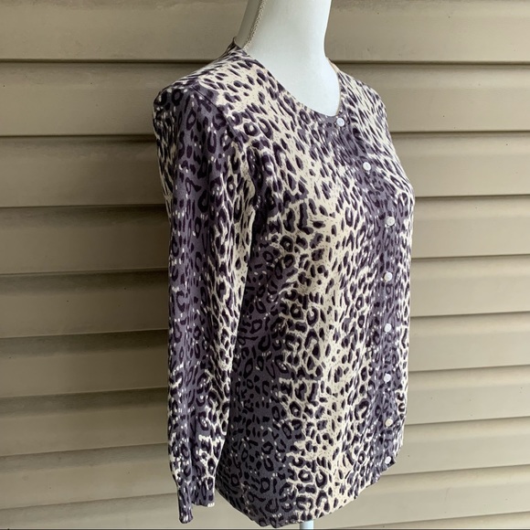 •Joseph A.• Gray/Black Animal Pattern Cardigan Sweater - Size Medium - Picture 5 of 9